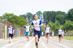 Oficina de atletismo é uma das atrações do evento.