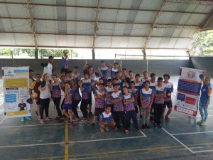 Cerca de 90 crianças e adolescentes participam de encerramento no Colégio Estadual Professora Linda Salamuni Bacila, sede das aulas do projeto Vôlei em Rede em Ponta Grossa.